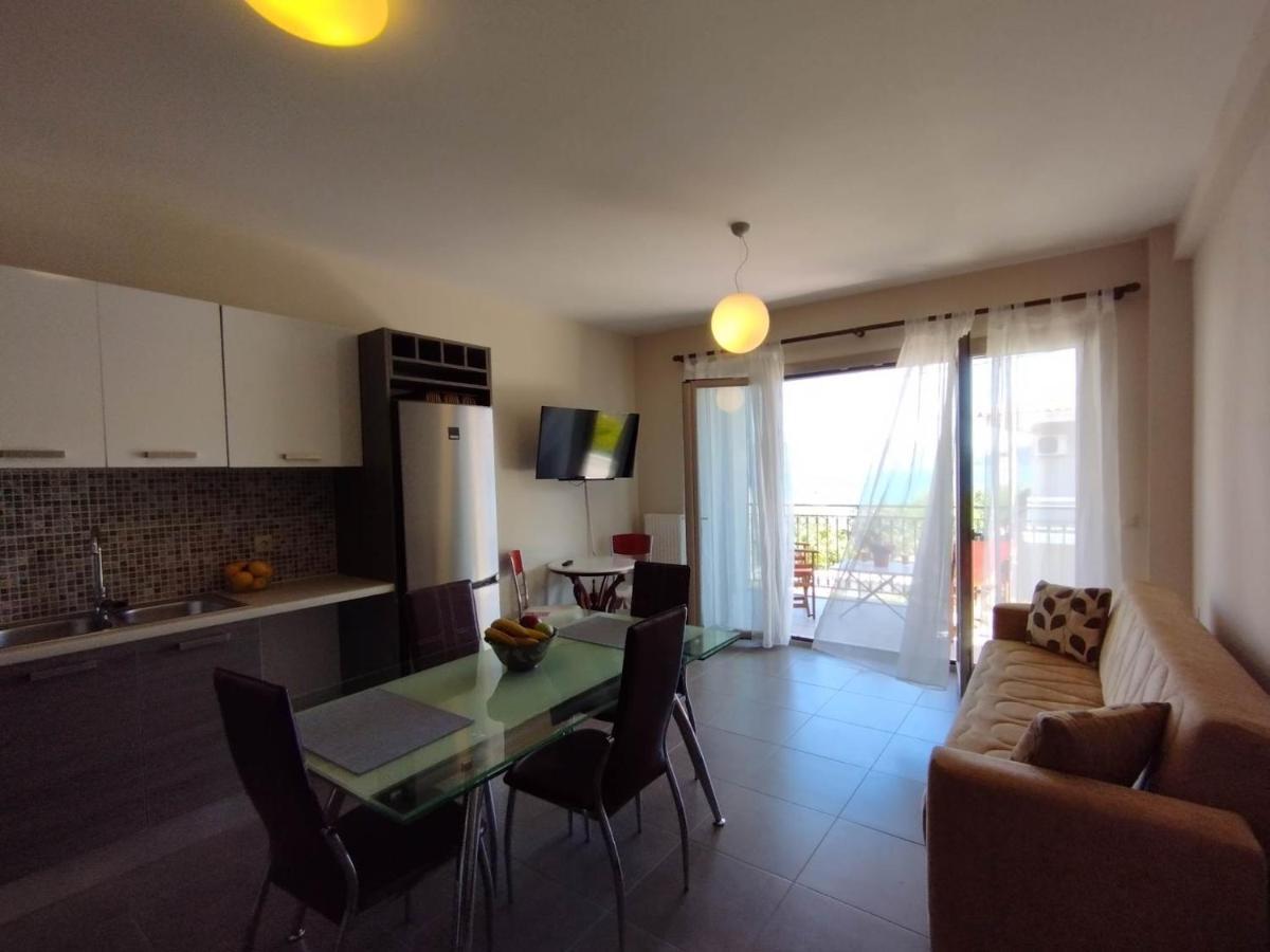 D'Angelos Apartments Karavomylos Eksteriør bilde