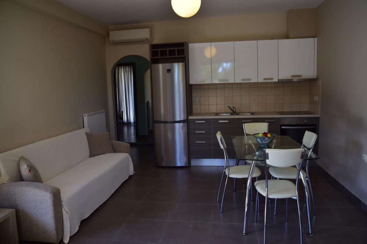 D'Angelos Apartments Karavomylos Eksteriør bilde