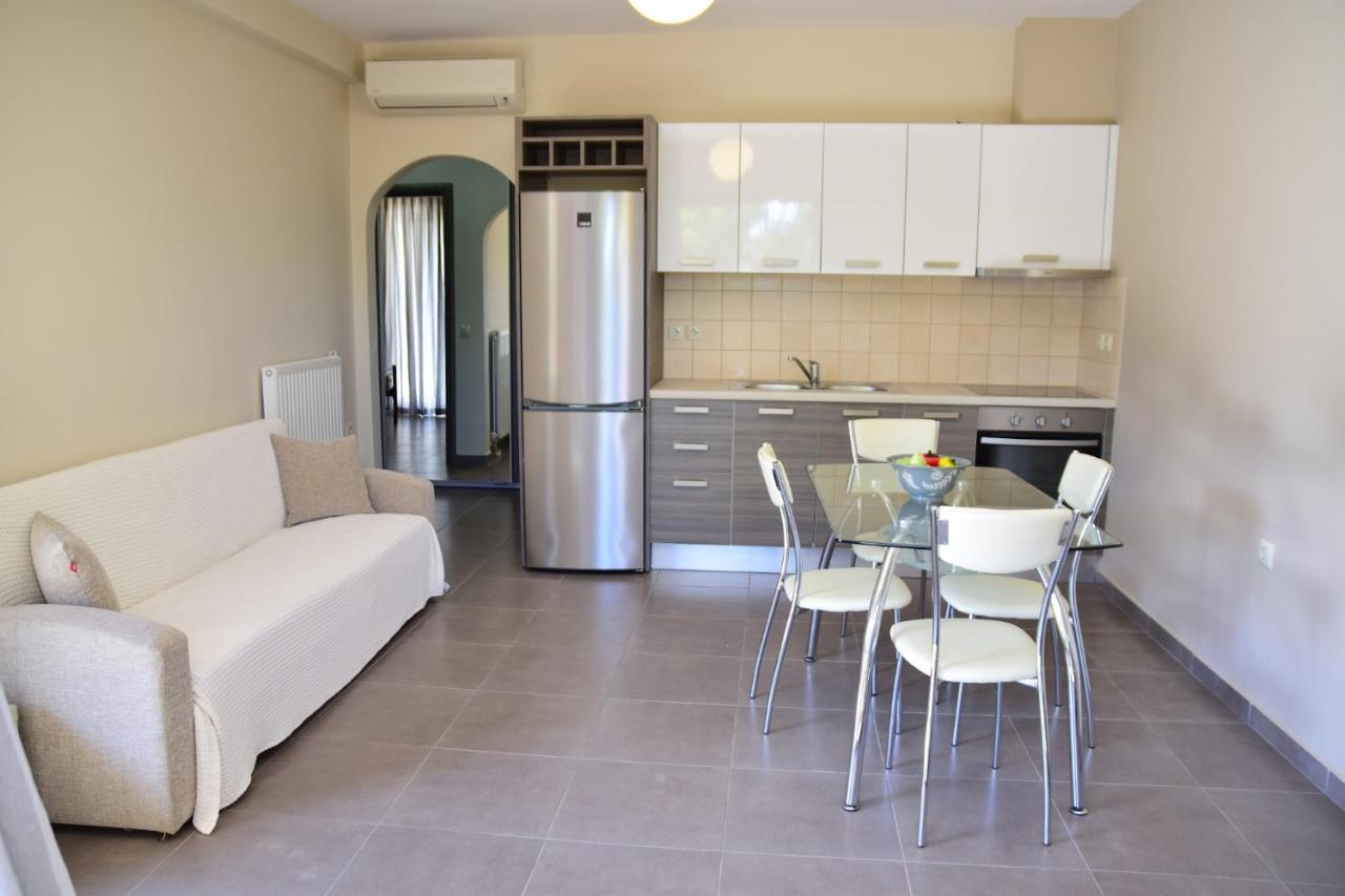 D'Angelos Apartments Karavomylos Eksteriør bilde